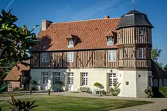 Herrenhaus in La Chapelle-Haute-Grue