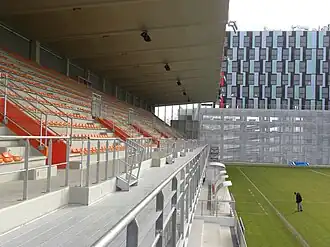 Die Tribüne im Februar 2010