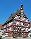 Beleg für bürgerschaft-lichen Wohlstand: das stattliche Rathaus (1441)