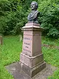 Denkmal der Gemeinde Marktheidenfeld aus dem Jahr 1896 für König Ludwig I. mit erneuerter Bronze-Büste an der Alten Mainbrücke