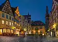 Der Marktplatz in der Abenddämmerung