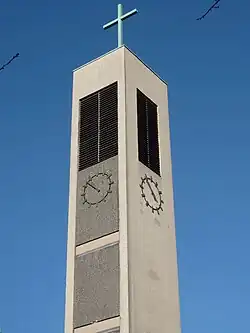 Freistehender Turm