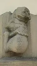Löwe mit geöffnetem Maul an der Sakristei