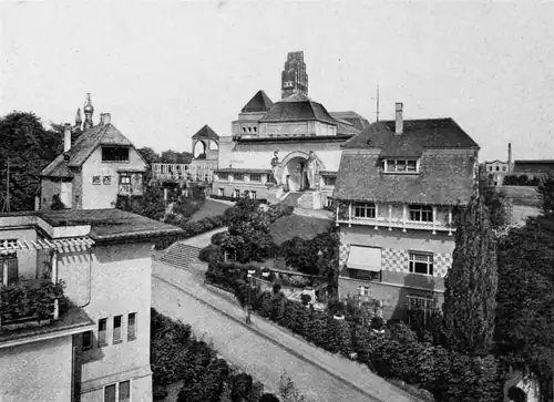 Das Haus Christiansen (links) mit dem Ernst-Ludwig-Haus