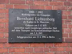 Gedenktafel an der Kirche St. Mauritius im Ortsteil Lichtenberg