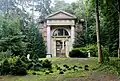 Mausoleum der Familie Hüniken im Park von Schloss Kaarz