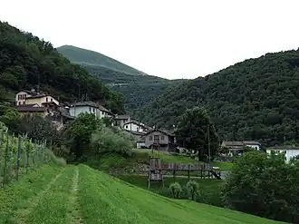 Medeglia mit dem Monte Bar im Hintergrund