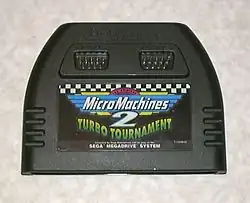 Sega Mega-Drive Modul mit zusätzlichen Joypad­buchsen