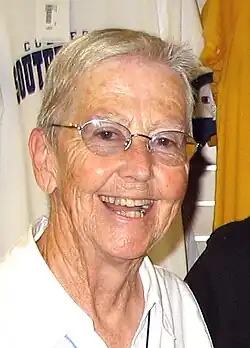 Megan Rice 2008, eine lachende alte Frau mit kurzen hellen Haaren.