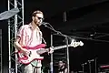 Nik Ewing (Gesang, E-Bass)