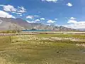 Blick vom Dorf auf den Pangong Tso
