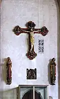 Kreuzigungsgruppe: Kruzifix (um 1270) und Assistenzfiguren (um 1330)