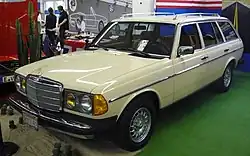 300&nbsp;TD (USA)
