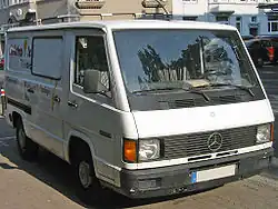 Mercedes-Benz MB&nbsp;100 (1988–1992)