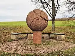 Meridiandenkmal 200 m südlich des Punktes 50°N 10°O bei Arnstein (Unterfranken)