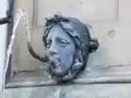 Eine von zwei Medusen am Merkurbrunnen