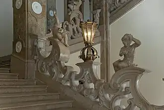 Balustrade mit aufgesetzten Putten