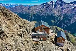 Mischabelhütte auf 3338&nbsp;m&nbsp;ü.&nbsp;M.