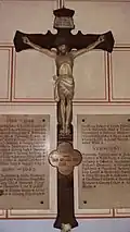 Missionskreuz (Caspar Weis, 1893) unter der Orgelempore