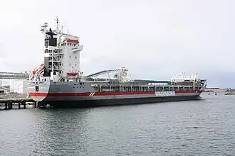 Schiff im Hafen