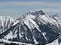 Die charakteristische Nordseite der Montscheinspitze mit den Vorgipfeln Der Kotzen (links) und Der Mantschen (Mitte)