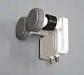 Monoblock LNB für zwei Satellitenpositionen