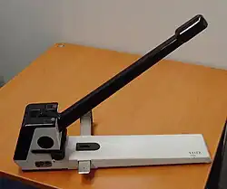 Locher für größere Stapel Papier