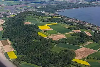 Luftaufnahme des Mont Vully