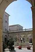 Brunnenhof hinter dem Kreuzgang des Bramante