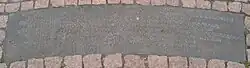 Monument, 3.&nbsp;Schrifttafel im Boden