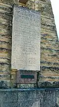 Gedenktafel am Denkmal für die Deportierten.[23]