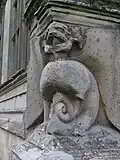 12. Chimäre an der Westecke der elisabethanischen Fassade
