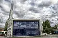 Südsüdostfassade aus blauem Glas