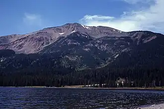 Mount Sheridan und der Heart Lake