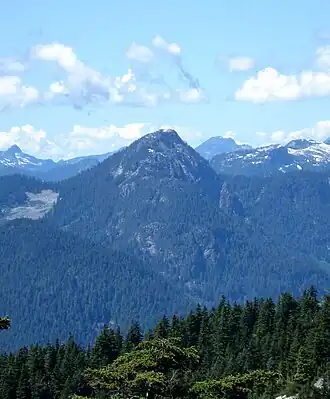 Mount Elsay vom im Osten gelegenen Eagle Peak