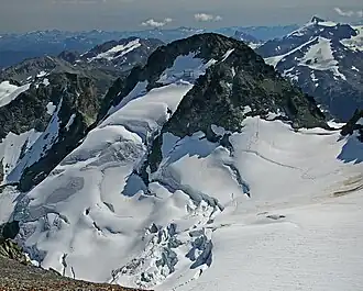 Mount Fitzsimmons und Fitzsimmons Glacier vom Overlord Mountain aus
