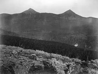 Mount Doane und Mount Stevenson im Jahr 1871
