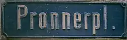 Grotesk in Metallguss