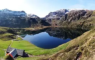 Gufelstock (rechte Bildmitte) mit dem Ober Murgsee