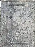 Inschrift vorne im Mittelfeld