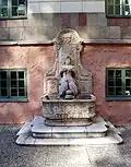Brunnen an einer Fassade (2011)