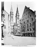 Frontfassade der Sebalduskirche, Fotografie (zwischen 1860 und 1890)