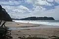 Die Bucht des „Hot Water Beach“ bei Flut