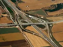 Nachshonim interchange im Jahr 2012 (eine ¾ in Israel)