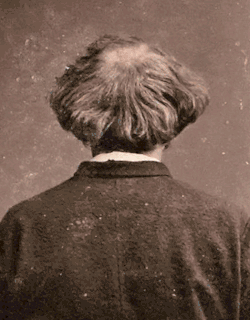 Animation „drehender“ Nadar aus Selbstporträts erstellt