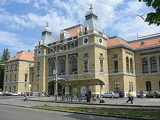 Empfangsgebäude, Straßenseite (2007)
