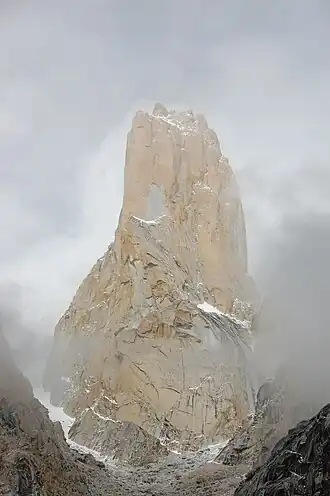 Der Nameless Tower