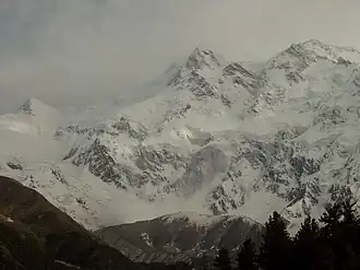 Die Rakhiot-Seite des Nanga Parbats mit dem Rakhiot Peak ganz links