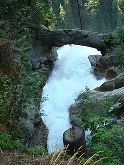 Der Stuibenfall mit Naturbrücke