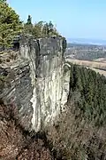 Blick auf die Felskante der 1838 durch einen Felssturz entstandenen Weißen Wand